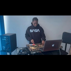 Unlimited Vibes Mixtape (Explicit)