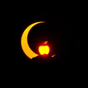 Księżycowe Płonące Jabłko (feat. Safona & Horacy) (LUCIFER PURPLE BAND REMIX @ 2025)