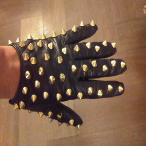 we'be pulling knives (Explicit)