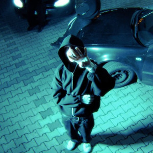 KTO W BUDYNKU (Explicit)