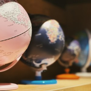 寻找四叶草的阿呆蛙