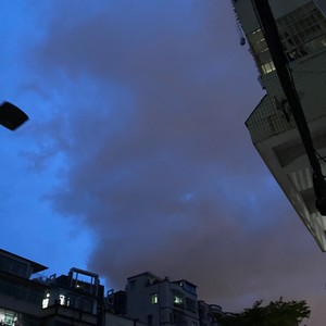 笑容比泪水多