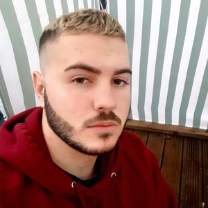 Caractere False (Explicit)