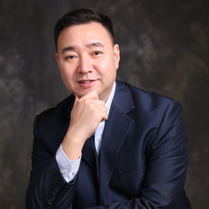 守海追梦新一辈 (伴奏)