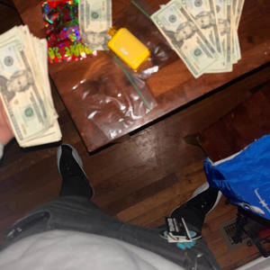 4:43AmOnnaE (feat. Motionmanblatt) (Bandlab flow) (Explicit)