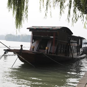 风雨同舟（纯音乐）