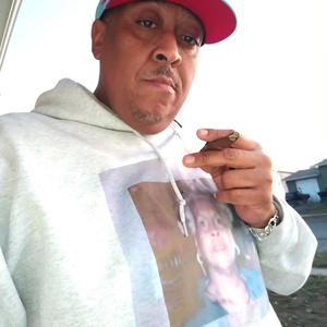 Cant help it (feat. JB Roy) (Radio Edit)