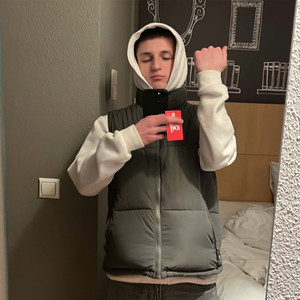 Own flex on (Explicit)