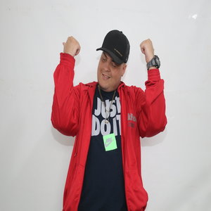 VEM DE QUATRO NOVINHA (Explicit)