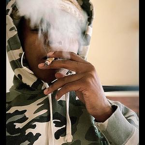 Trapped (feat. Varion Mia) (Explicit)