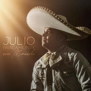 Julio Bracamonte con Mariachi