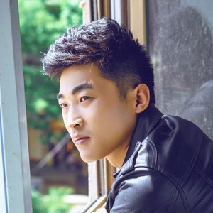 端起酒杯想起你 (伴奏)