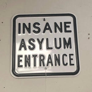 Insane Asylum Entrance (feat. exbabyfitiluvvv beatz)