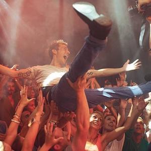 Crowd dive (feat. Merta) (Explicit)