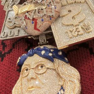 LIGHTSKIN BIHH (feat. FGE Draco2x) (Explicit)