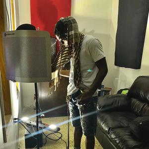 iamYtbuck - stri8 facts (feat. red leaf & p9) (Explicit)