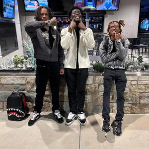 PrettyGirl (feat. J3! & Martheshhowman) (Explicit)