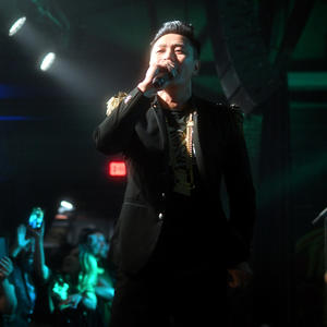 Nyob Zoo leej Muam (feat. Gy Yang, Douachi Yang, Cedric Vang, Cheng Xiong & Selena Cheng)