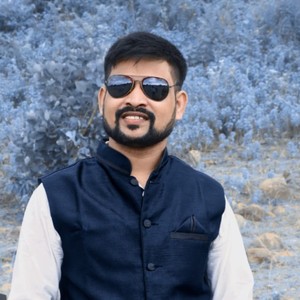 Maya Ke Nazar Ma Mola