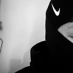 Moneyonmymind (ft rds.noah) (Explicit)