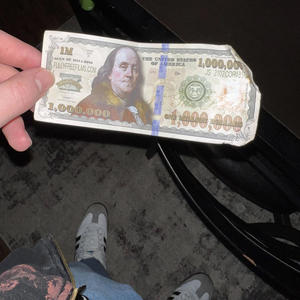 SHAWTY LOVE THE ART (Explicit)