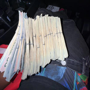 I Swipe Chase (feat. walkdownmajj) (Explicit)