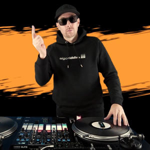 Square Flow (feat. Double Å & Vax 1) (Explicit)