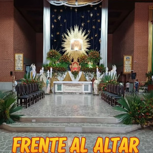 Frente al Altar