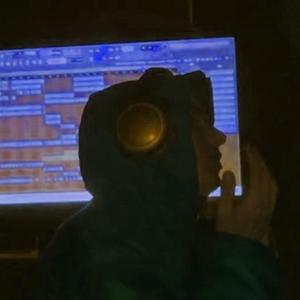HACIENDO DINERO (feat. Rey Pandora Beats & 99Beatz) (Explicit)