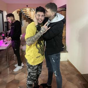 TikTok(feat. Levvvente) (Explicit)