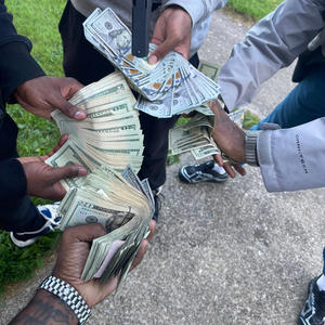 SØLD OUT (feat. Traprr, zr1sky & BackendRo) (Explicit)