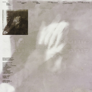 E Olhar de Longe As Brasas Que Dançam Na Superfície