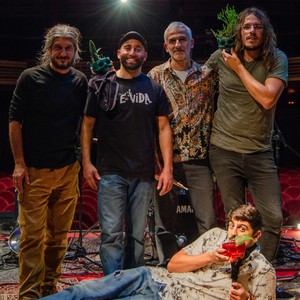 Tic Tac Fighters(feat. Low Island Refugees)(Directo)