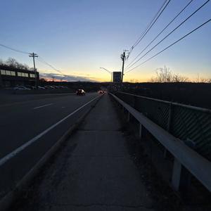 Shivers (feat. Sxlazar) (Explicit)