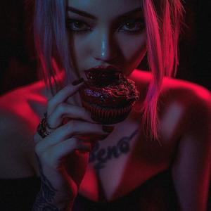 Red Velvet (Explicit)