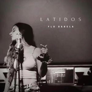 Latidos (feat. Johnny Naveda & Mihailovic)