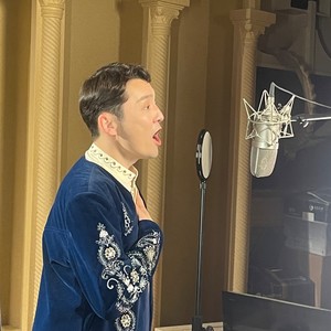 敞开了心怀歌唱吧