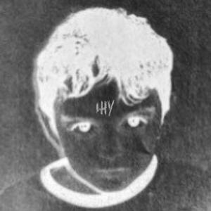 Hiding my face (feat. micha-xox) (Explicit)