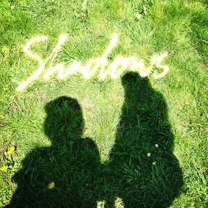 抓着影子不放的人