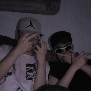 Solo Llama (Explicit)