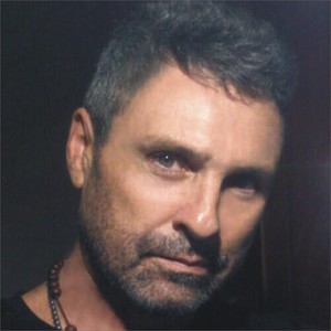 Extraño Amanecer (Explicit)