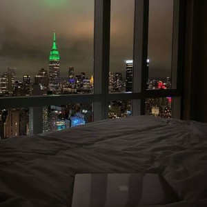 nelauk (feat. mdnght7) (Explicit)