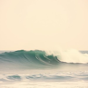 Riuh ombak di lautan