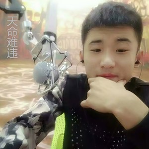 是谁把酒都倒满