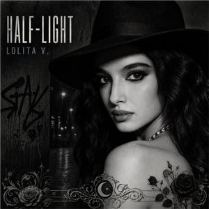 Half-Light - LOLITA封面