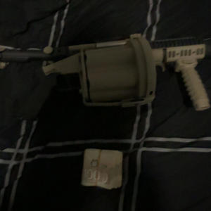 Glock on ma hip (Explicit)