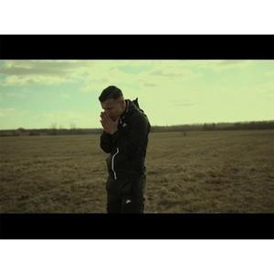 Sok kígyó ölel körbe (Explicit)