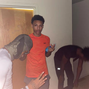 Bipen ona s (feat. e4k5) (Explicit)