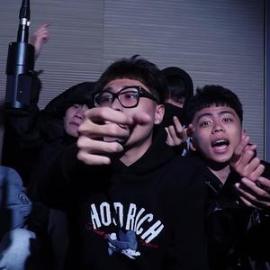 Ngạt (feat. Yello $osa) [Explicit]