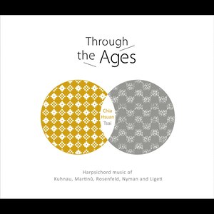 巨大鼓声、号角声作响, 加上碎瓶声及呼喊声